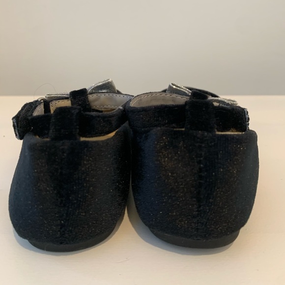 Gymboree toddler/girls black crushed velvety shoes with silver bow. Size 7 - Picture 2 of 9